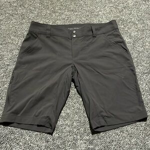 Columbia Shorts size M